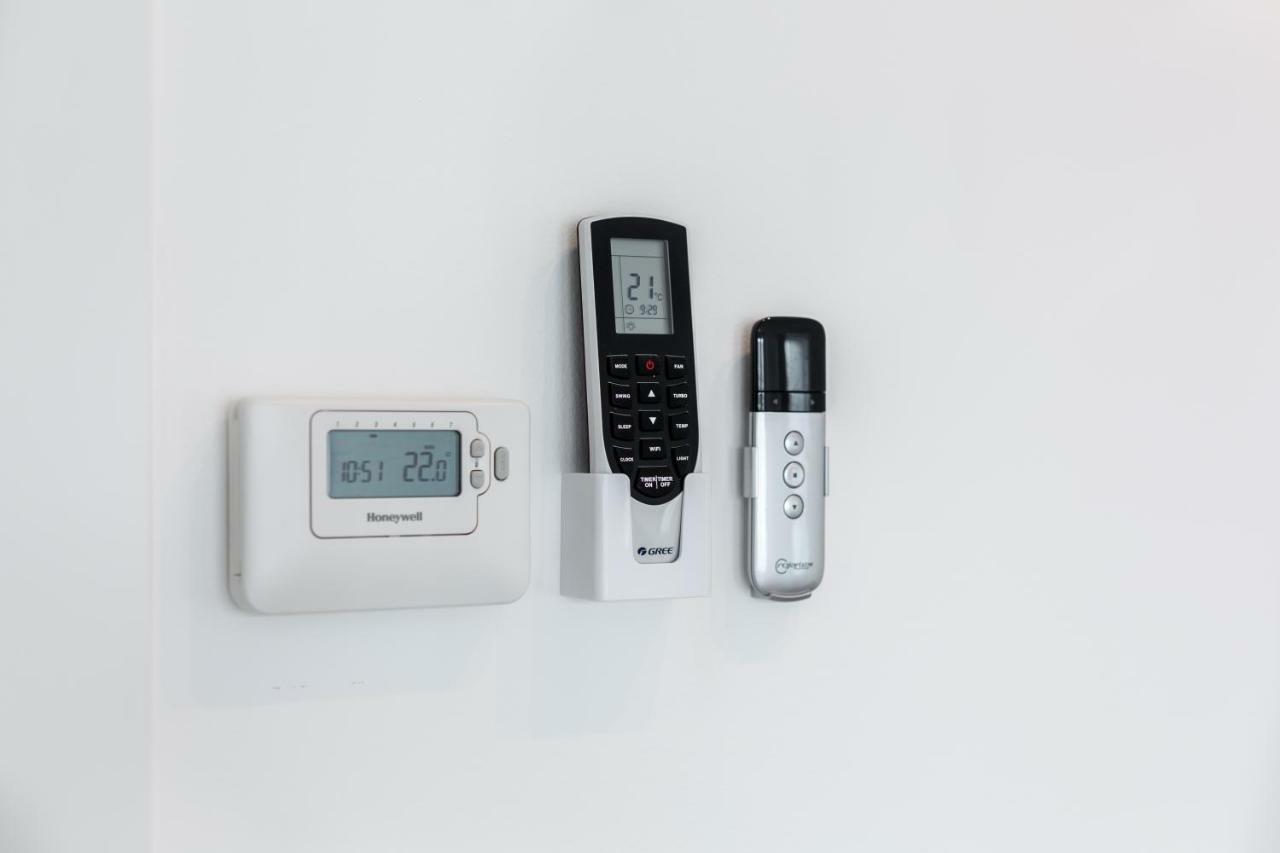 Bpr Chic White Home With Terrace & A/C & Garage ブダペスト エクステリア 写真